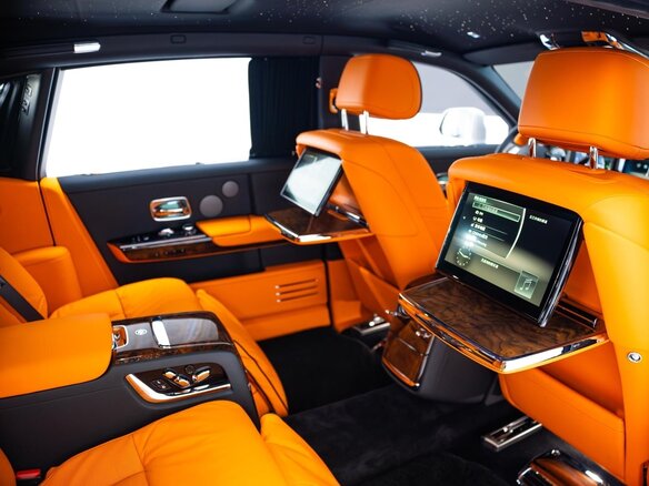 2023 Rolls-Royce Phantom Extended VIII Рестайлинг (Series II), серебристый, 50000000 рублей - вид 21