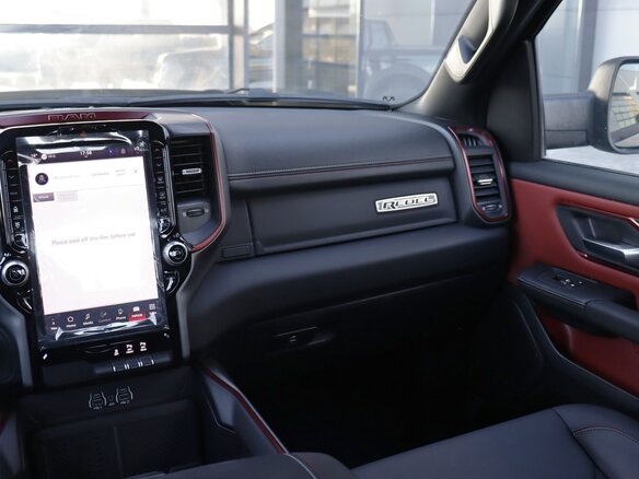 2026 Ram 1500 Crew Cab V Рестайлинг, зелёный - вид 25