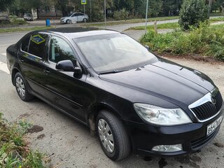 2013 Skoda Octavia II (A5) Рестайлинг, чёрный, 990000 рублей, вид 1