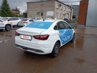 2024 Lada (ВАЗ) Vesta I Рестайлинг (NG), белый, 937600 рублей, вид 3