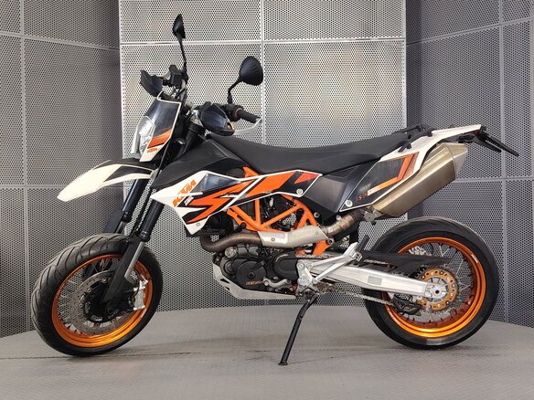 2015 KTM 690 SMC, белый, 627000 рублей - вид 4