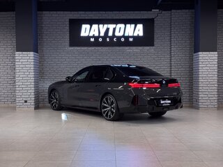 2026 BMW 7 серии 740 xDrive VII (G70) Рестайлинг, серый, 24020000 рублей, вид 3