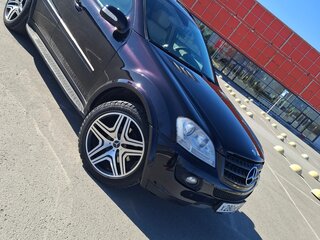 2007 Mercedes-Benz M-Класс 500 II (W164), чёрный, 1900000 рублей, вид 1