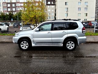 2008 Toyota Land Cruiser Prado 120 Series Рестайлинг, серебристый, 2000000 рублей, вид 5