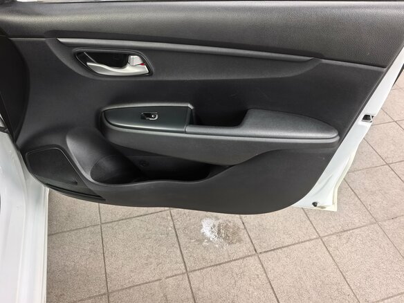 2018 Kia Rio IV, белый - вид 14