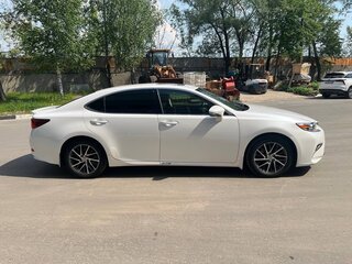 2016 Lexus ES 200 VI Рестайлинг, белый, 2700000 рублей, вид 4