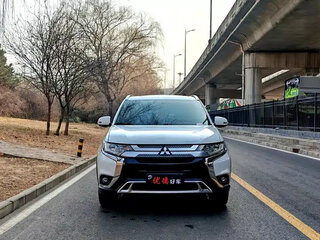 2020 Mitsubishi Outlander III Рестайлинг 3, белый, 1780004 рублей, вид 2