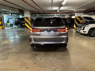 2024 BMW X5 M Competition III (F95) Рестайлинг, серебристый, 19900000 рублей, вид 3