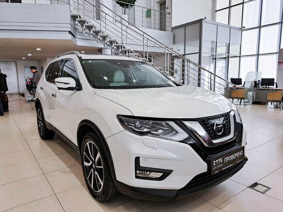 2021 Nissan X-Trail III Рестайлинг, белый, 3050000 рублей - вид 2