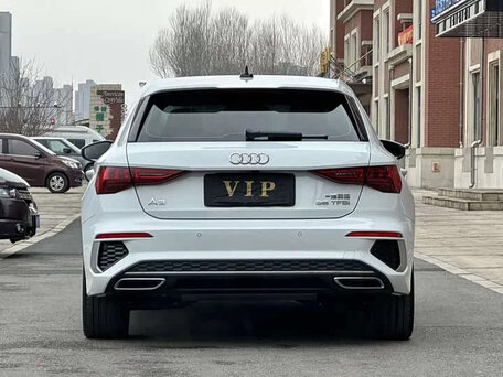 2023 Audi A3 Sportback 35 TFSI IV (8Y), белый, 1795000 рублей, вид 5