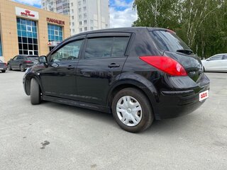 2010 Nissan Tiida I Рестайлинг, коричневый, 670000 рублей, вид 3
