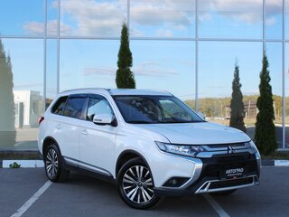 2019 Mitsubishi Outlander III Рестайлинг 3, белый, 1790000 рублей, вид 3
