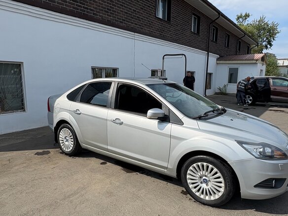 2011 Ford Focus II Рестайлинг, серебристый, 600000 рублей - вид 8