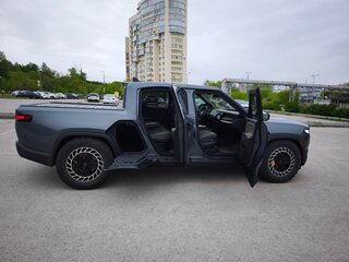 2022 Rivian R1T QM Large, серый, 8000000 рублей, вид 5