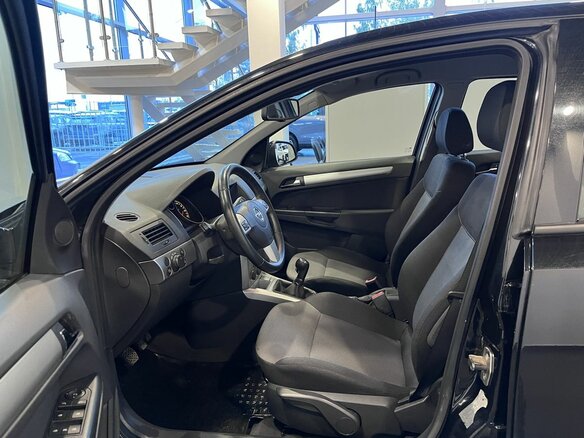 2013 Opel Astra H Рестайлинг, чёрный, 705000 рублей - вид 15