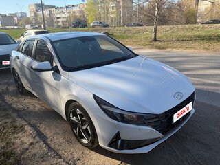 2021 Hyundai Elantra VII (CN7), белый, 2000000 рублей, вид 3