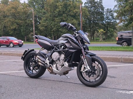 2015 MV Agusta Rivale 800, серый, 850000 рублей, вид 1
