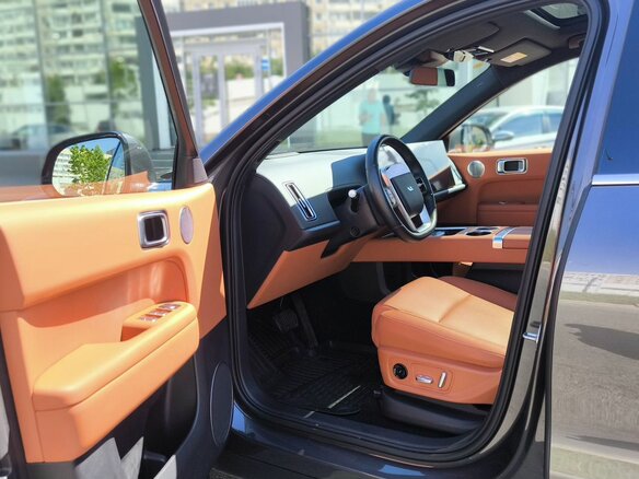 2024 Li Auto (Lixiang) L6 I, серый, 7100000 рублей - вид 11