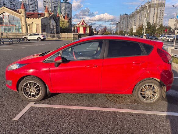 2015 Ford Fiesta Mk6 Рестайлинг, красный, 699000 рублей - вид 7