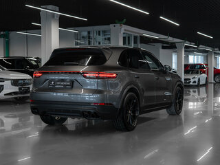 2019 Porsche Cayenne III, серый, 5150000 рублей, вид 5