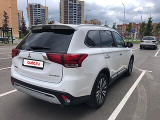 2019 Mitsubishi Outlander III Рестайлинг 3, белый, 1999000 рублей, вид 5