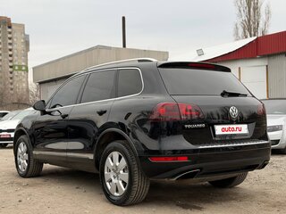 2014 Volkswagen Touareg II, чёрный, 2680000 рублей, вид 4