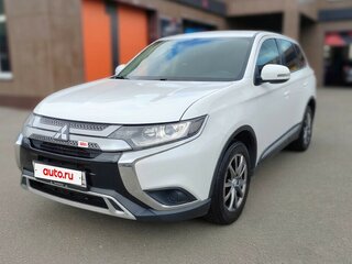 2018 Mitsubishi Outlander III Рестайлинг 3, белый, 1690000 рублей, вид 1