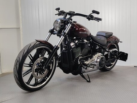 2017 Harley-Davidson Breakout, красный, 1679000 рублей, вид 4