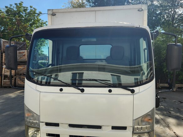 2015 Isuzu Elf (N-series), белый, 1390000 рублей