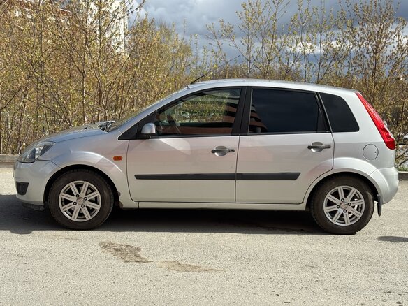 2006 Ford Fiesta Mk5, серебристый - вид 5