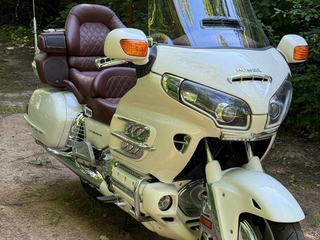 2010 Honda GL 1800 Gold Wing, белый, 1500000 рублей, вид 3