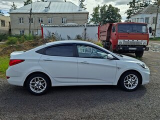 2014 Hyundai Solaris I, белый, 850000 рублей, вид 5