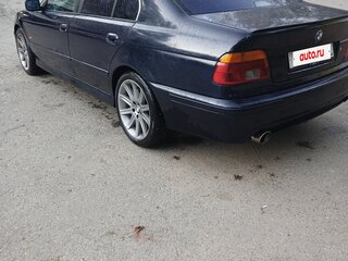 2003 BMW 5 серии 525i IV (E39) Рестайлинг, синий, 650000 рублей, вид 4
