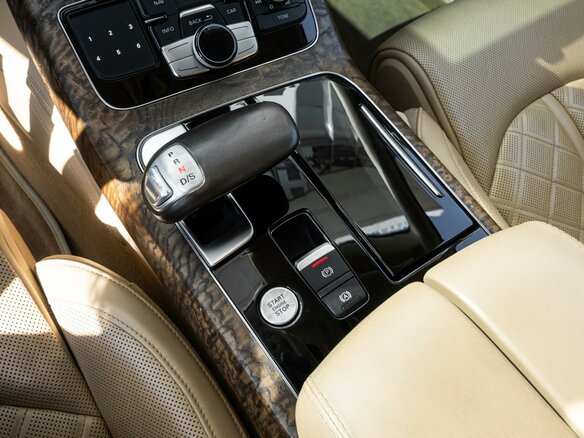 2015 Audi A8 Long III (D4) Рестайлинг, чёрный, 2680000 рублей - вид 12