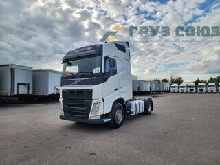 2017 Volvo FH, белый, 5990000 рублей, вид 2
