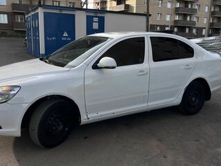 2012 Skoda Octavia II (A5) Рестайлинг, белый, 630000 рублей, вид 3