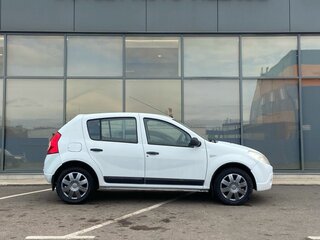 2011 Renault Sandero I, белый, 381000 рублей, вид 3
