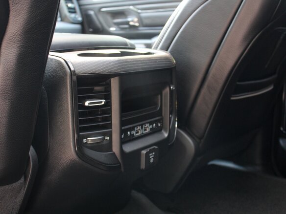 2023 Ram 1500 Crew Cab V, чёрный, 7700000 рублей - вид 34