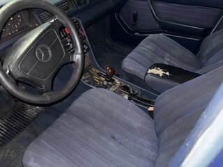 1989 Mercedes-Benz W124 200, синий, 150000 рублей, вид 2