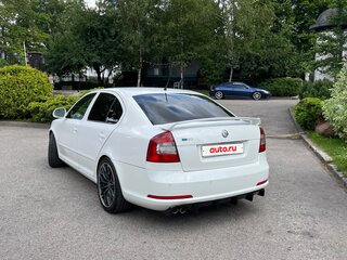 2011 Skoda Octavia RS II Рестайлинг, белый, 950000 рублей, вид 5