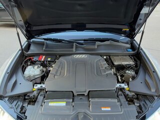 2020 Audi Q8 50 TDI I (4M), чёрный, 9100000 рублей, вид 4