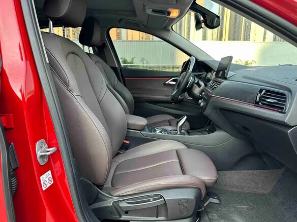 2022 BMW 1 серии 120i III (F52) Рестайлинг, пурпурный, 1600000 рублей - вид 10