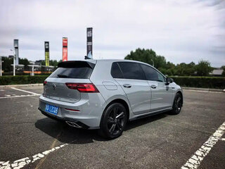 2023 Volkswagen Golf VIII, серый, 2500000 рублей, вид 4