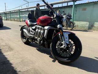 2021 Triumph Rocket 3, красный, 1700000 рублей, вид 1