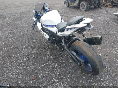 2018 Suzuki GSX-R 1000, чёрный, 1044485 рублей, вид 3