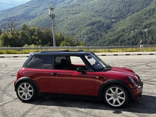 2002 Mini Hatch One I (R50), красный, 720000 рублей, вид 3