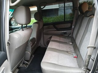 2005 Toyota Land Cruiser 105 100 Series Рестайлинг 2, серебристый, 1950000 рублей, вид 2