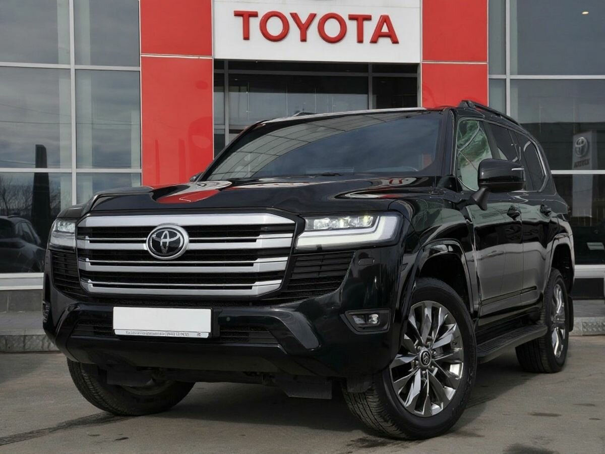 Открыть фотографии: Toyota Land Cruiser 300 Series