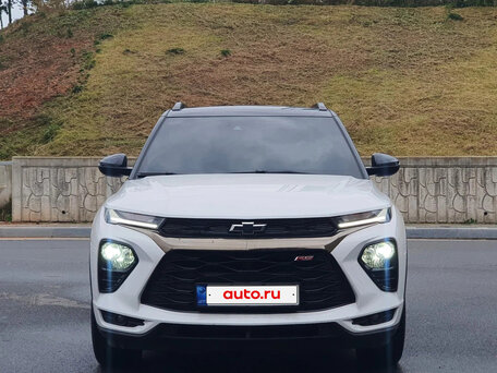 2023 Chevrolet TrailBlazer III, белый, 2400000 рублей, вид 2