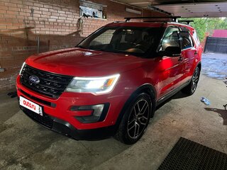 2015 Ford Explorer V Рестайлинг, красный, 2300000 рублей, вид 3